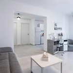Modern 1br Coresi-free Private Parking By Mm Host Apartamento