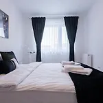 Modern 1br Coresi-free Private Parking By Mm Host Apartamento Braşov