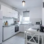 Apartamento Modern 1br Coresi-free Private Parking By Mm Host *
