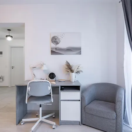 Апартаменти Modern 1br Coresi-free Private Parking By Mm Host