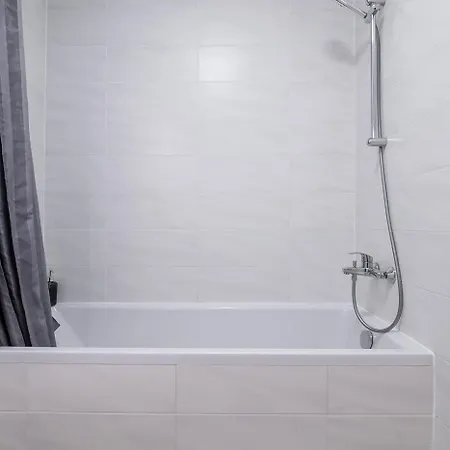 Modern 1br Coresi-free Private Parking By Mm Host Апартаменти Брашов