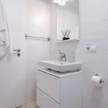 Modern 1br Coresi-free Private Parking By Mm Host *