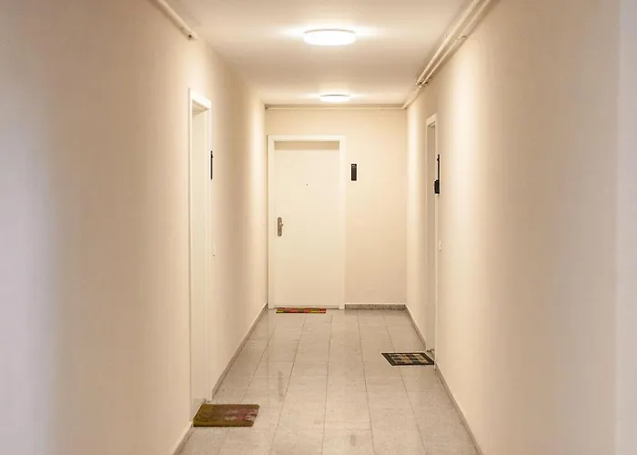 Lejlighed Modern 1br Coresi-free Private Parking By Mm Host *